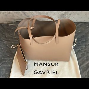 Brand new Mansur Gavriel large tote with detachable pouch